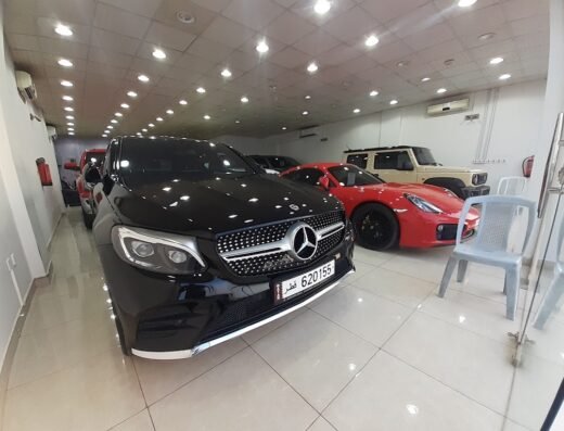 2000 Cars Showroom