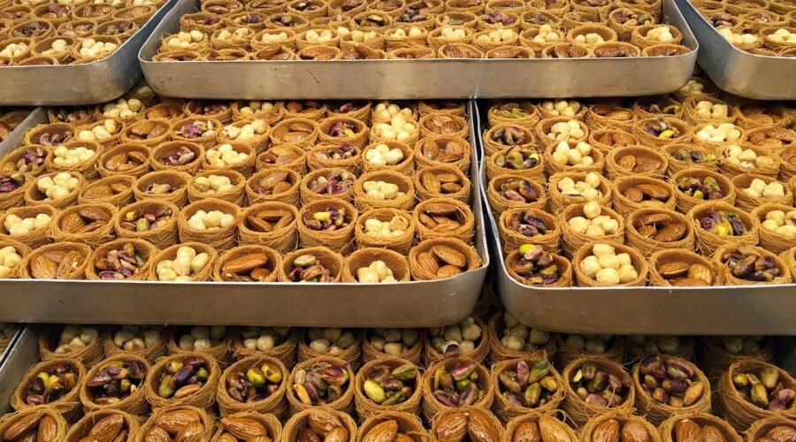 How to Choose Bakeries, Sweet Shops, and Flower Shops in Qatar