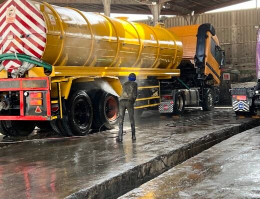 al dhabyaniya carwash & heavy equipment cleaning centre
