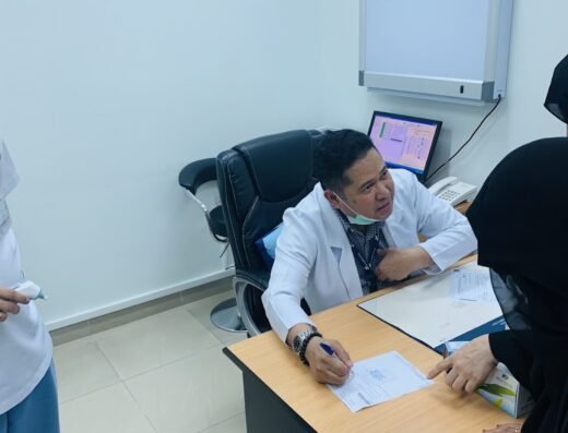 Al Esraa Medical Center, مجمع الإسراء الطبي