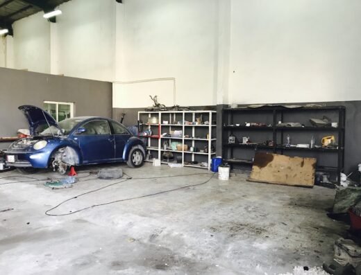 Al Mujahid Car Repairing Garage
