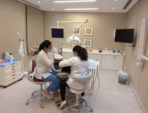 Dr.Hassan Al Abdulla Dental Center مجمع الدكتور حسن العبدالله للاسنان