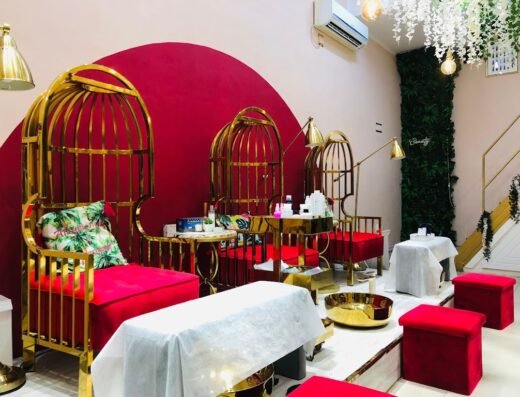 FT Women Salon