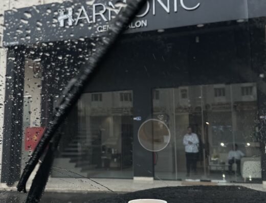 Harmonic gents salon