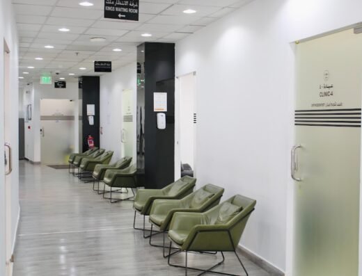 Kings Dental Center – Grand Mall Asian Town , .مركز كينغز للأسنا ,صناعي ,مدينة آسيوية, CR NO: 79505/1 – ٧٩٥٠٥/١ –