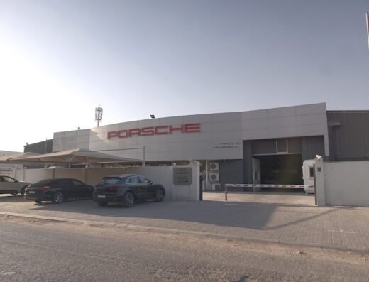 Porsche Body Shop Street 27