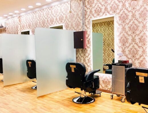 Red Salon For Ladies