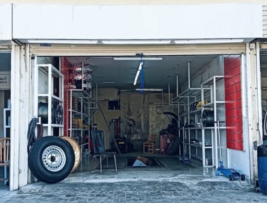 SELFIE TIRE REPAIR
