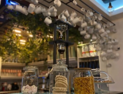 83 café
