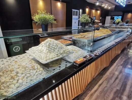 Al Aker Sweets & Bakery Salwa مخابز و برادات العكر سلوى