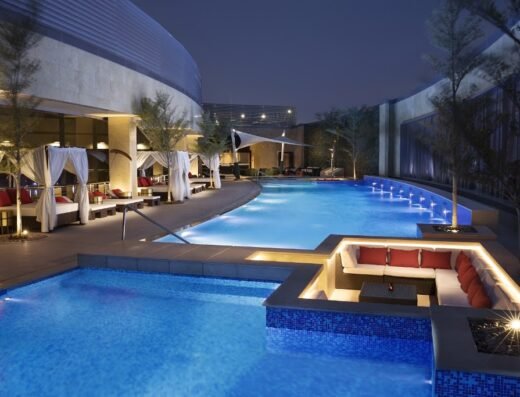 AlRayyan Hotel Doha, Curio Collection by Hilton