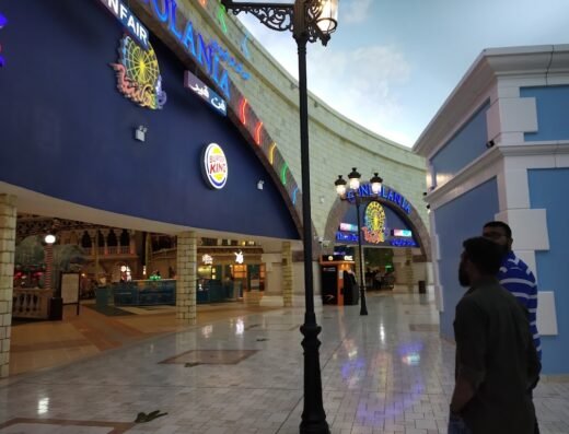 Food Court – Villaggio Mall