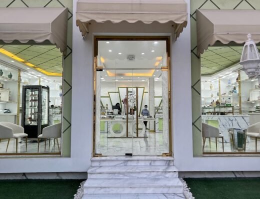Pistach & More Sweets & Flowers حلويات بيستاش اند مور / الفرع الرئيسي