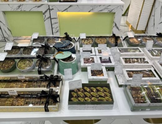 Pistach & More Sweets & Flowers حلويات بيستاش اند مور / الفرع الرئيسي